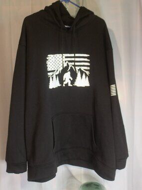 Unknown Brand Black Hoodie with Mountains, Flag and Big Foot Size 5X